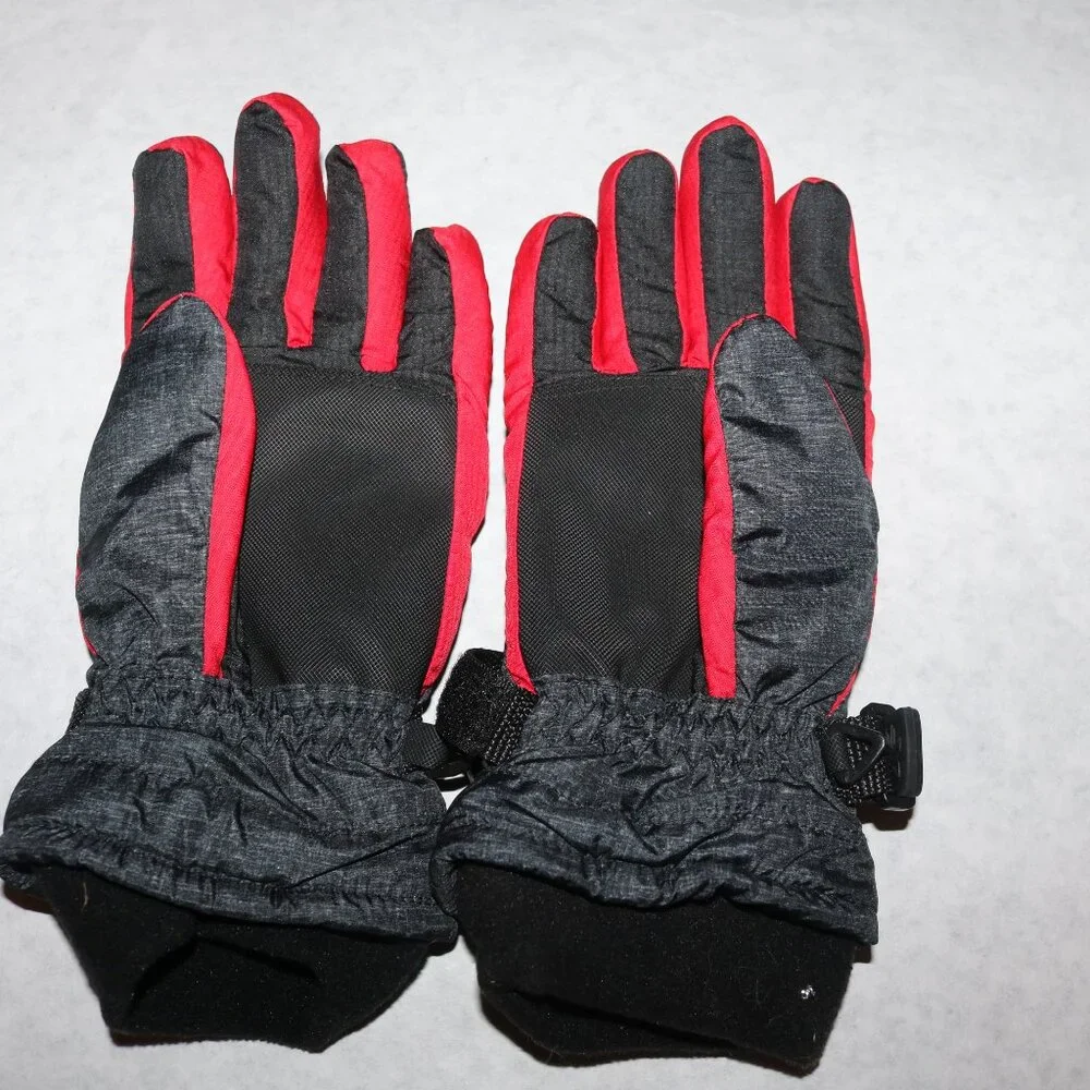 Zeroxposur boys winter gloves youth size small nice used condition with min wear